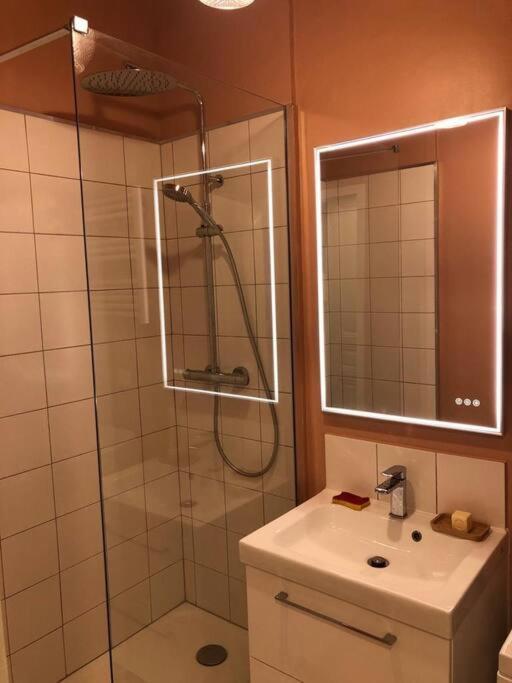 מרסיי Appartement Vieux-Port/ 2 Min Du Metro Estrangin מראה חיצוני תמונה